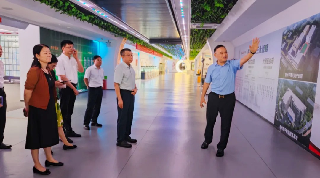 深圳市委党校常务副校长齐志清率队莅临尚为集团调研交流